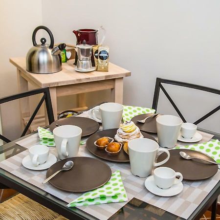 Domus Donnaregina Apartments Naples Luaran gambar