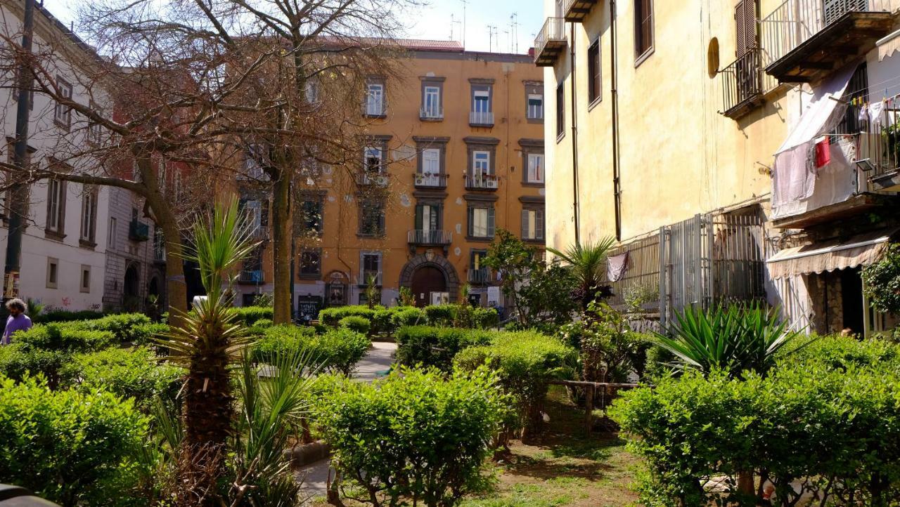 Domus Donnaregina Apartments Naples Luaran gambar