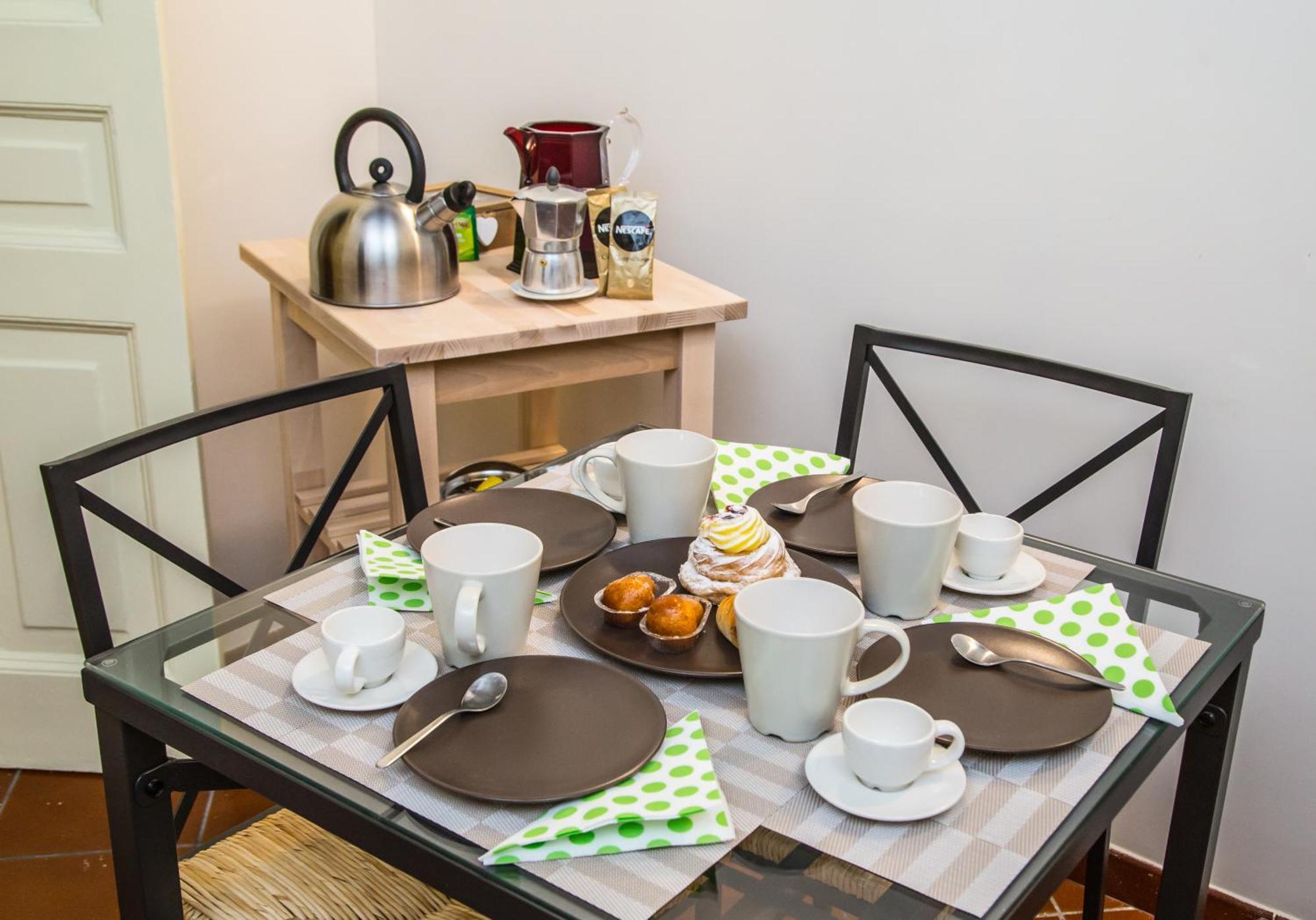 Domus Donnaregina Apartments Naples Luaran gambar