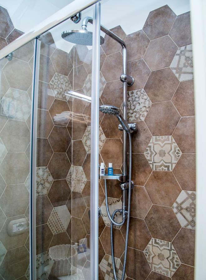 Domus Donnaregina Apartments Naples Luaran gambar