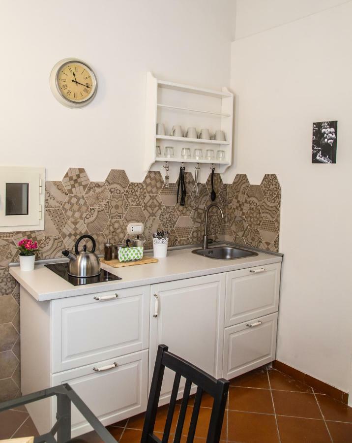 Domus Donnaregina Apartments Naples Luaran gambar