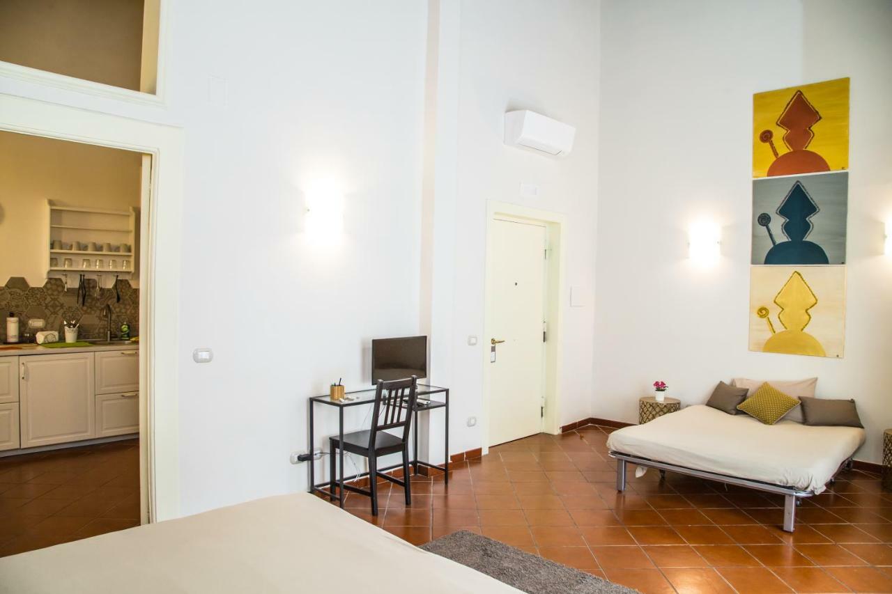 Domus Donnaregina Apartments Naples Luaran gambar